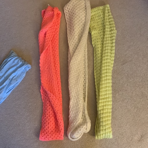 Bundle of infinity scarfs - Picture 4 of 4